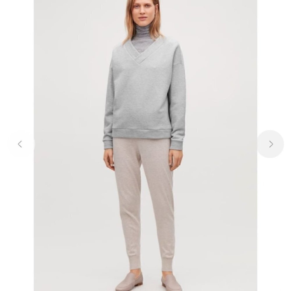 Cos Pullover Sweater Gray v neckline Size Small